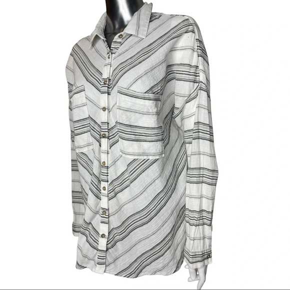 🛍️3/$40 O'Neill Button Front Long Sleeve Stripe Top Grey White Blouse Small - Picture 6 of 6